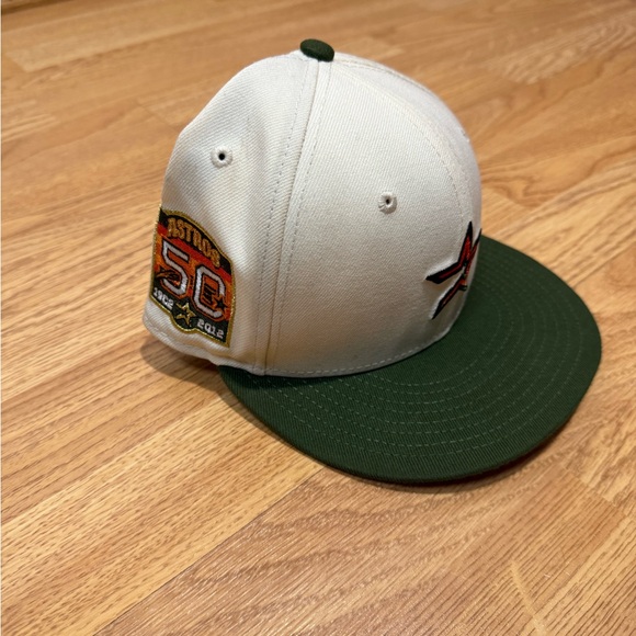 MLB Cream and Green Star Hat - Picture 3 of 5